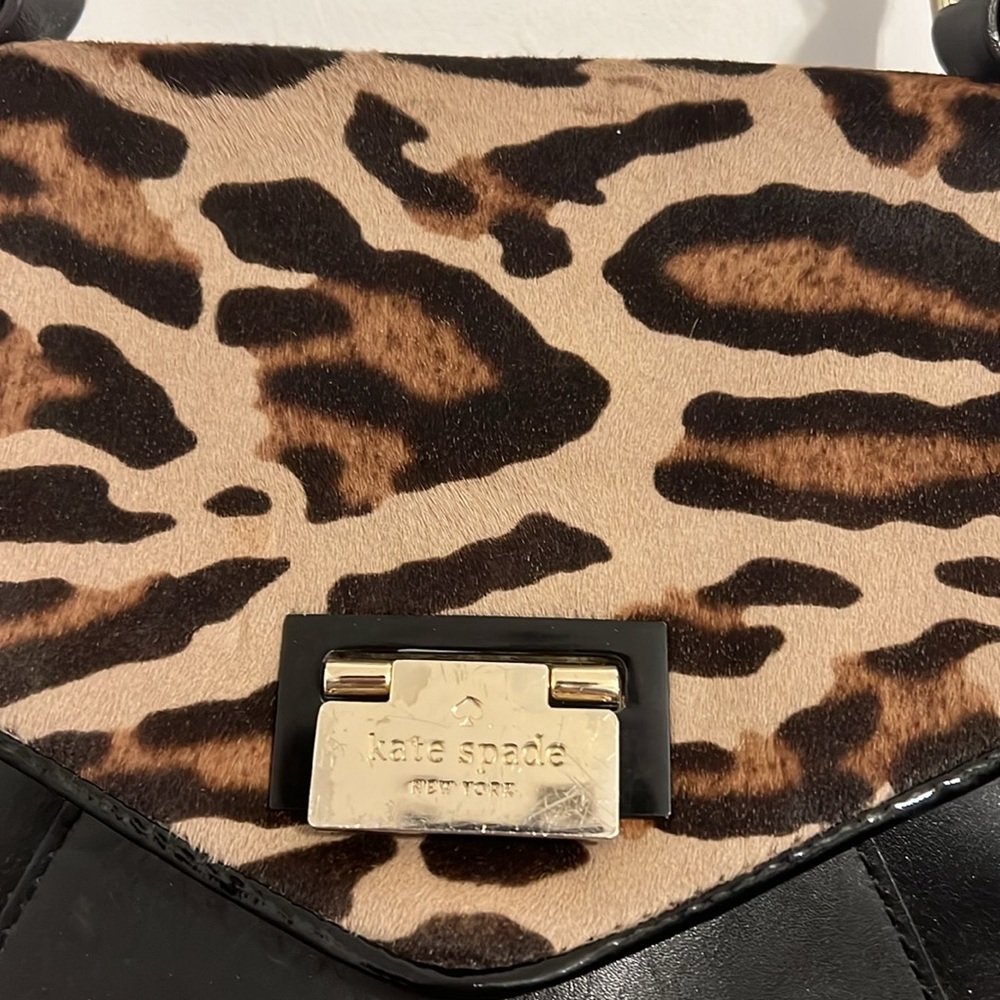 ⭐️ SALE ⭐️ Kate Spade Leather Jaguar Print Fur Lined Purse - Picture 3 of 7